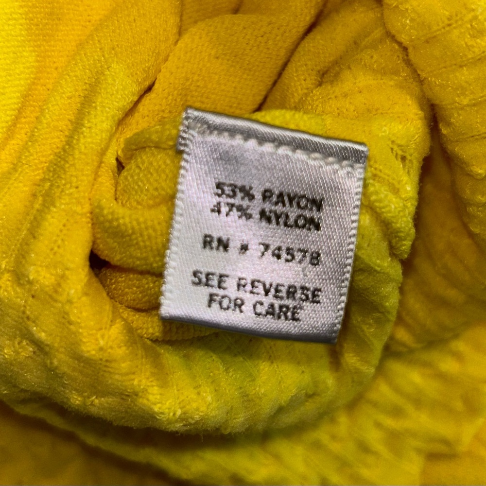 💛Cache Yellow Top💛 - Picture 6 of 10